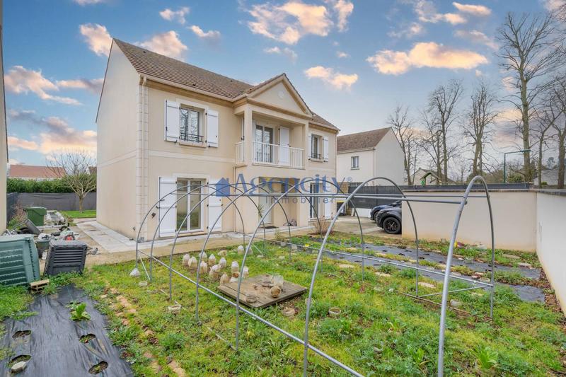 Maison - 145 m² - 6 pièces