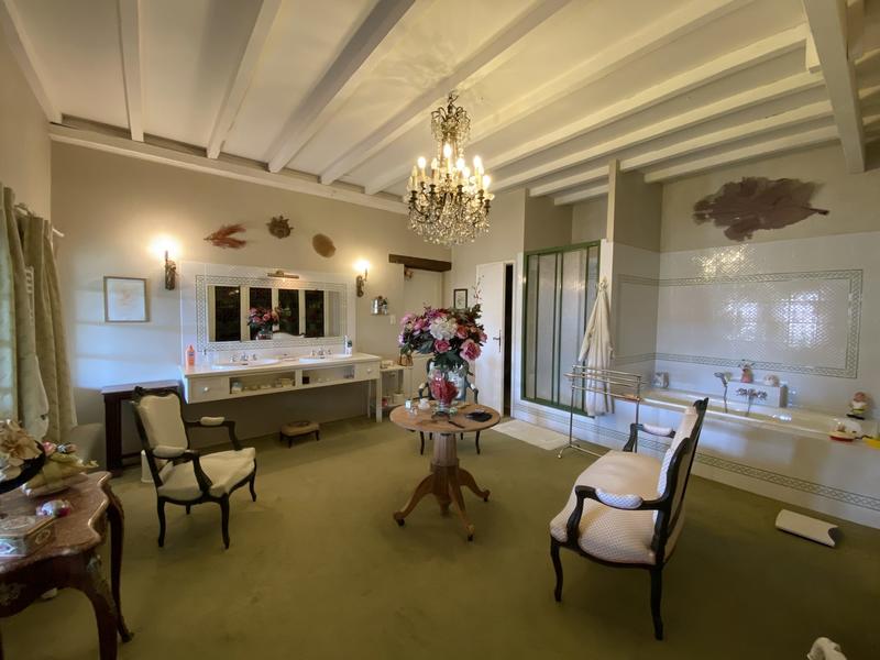 Maison - 365 m² - 8 pièces