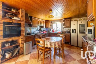 Maison - 250 m² - 8 pièces