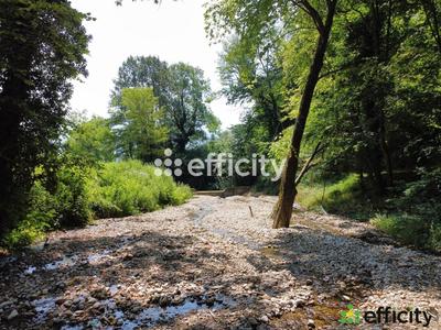 Maison - 390 m² - 12 pièces