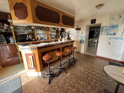 Local commercial - 204 m²