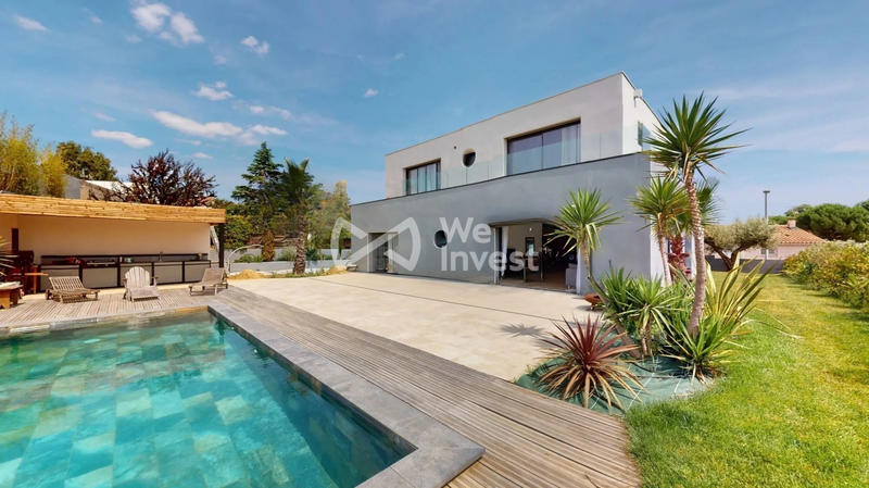 Villa - 235 m² - 6 pièces