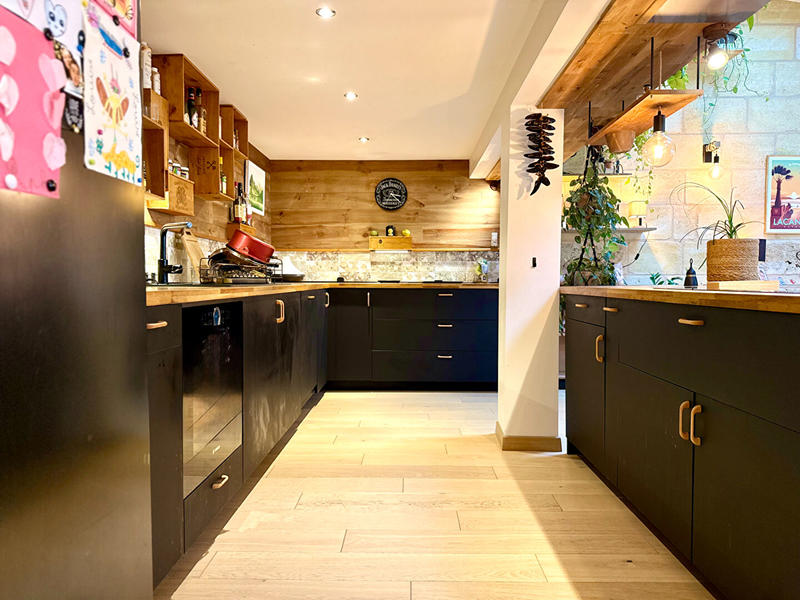 Maison - 213 m² - 6 pièces