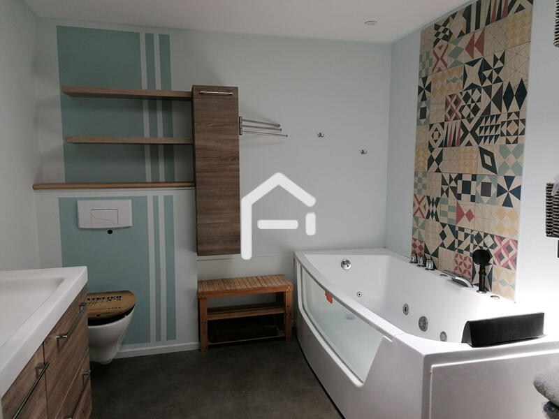 Maison - 190 m² - 12 pièces