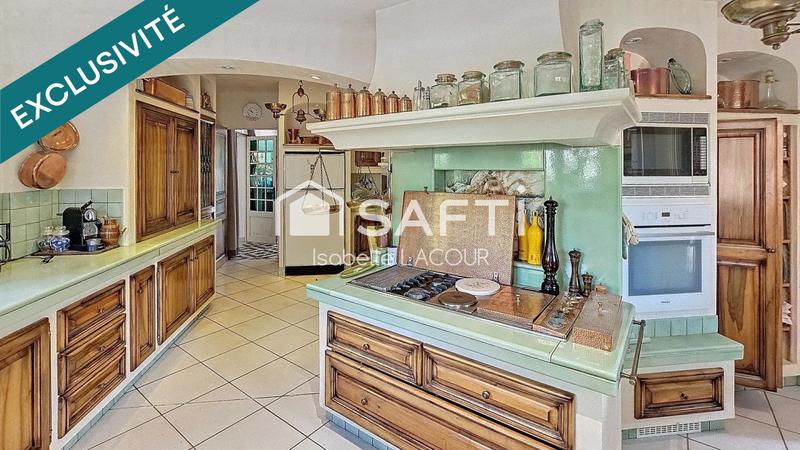 Villa - 260 m² - 6 pièces