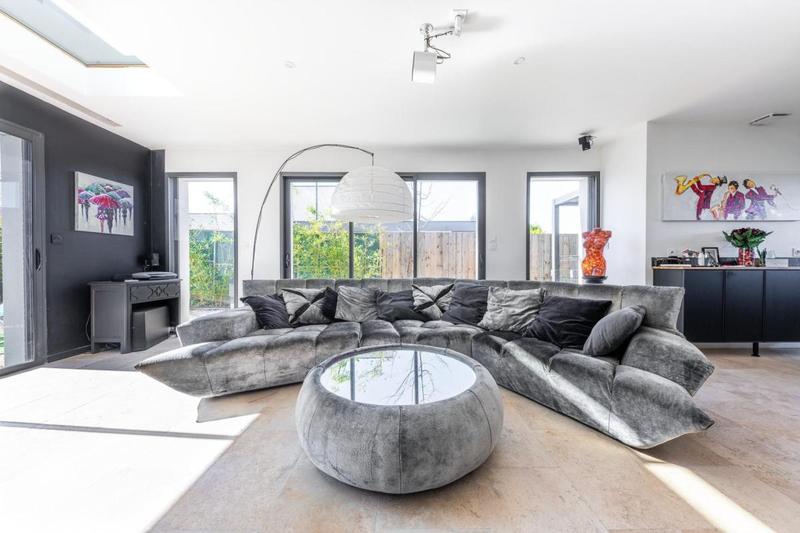 Maison - 200 m² - 7 pièces