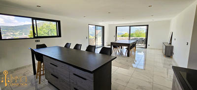 Villa - 215 m² - 5 pièces