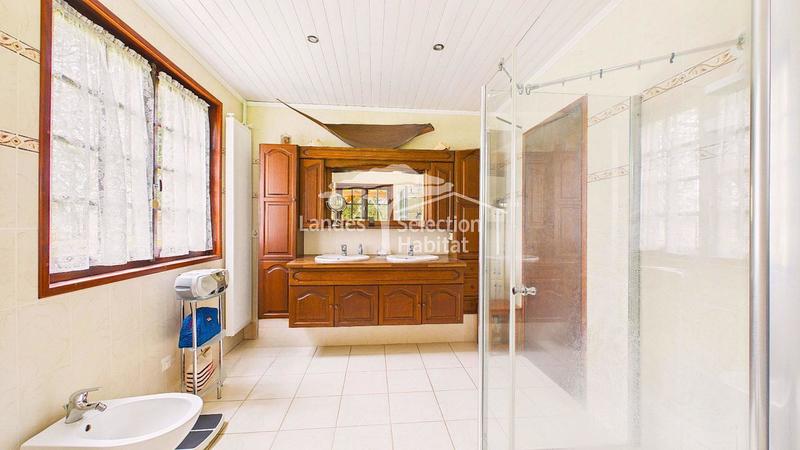 Maison - 180 m² - 7 pièces