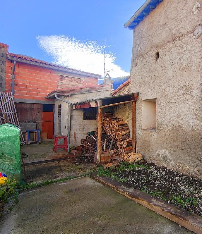 Maison de village - 90 m² - 2 pièces