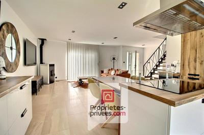 Maison - 140 m² - 5 pièces