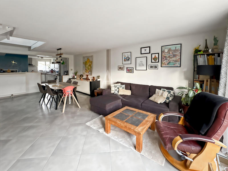 Maison - 93 m² - 5 pièces