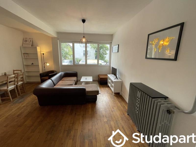 Chambre - 70 m² - 1 pièce