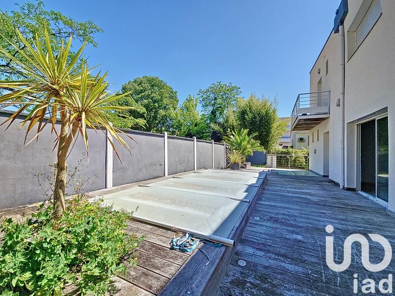 Maison - 200 m² - 7 pièces