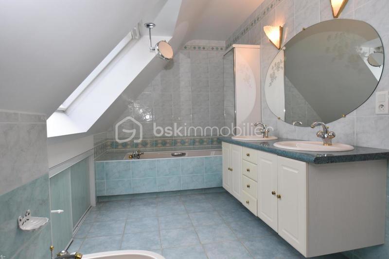 Maison - 167 m² - 6 pièces