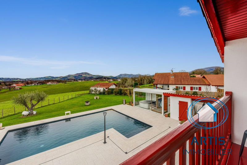 Maison - 185 m² - 7 pièces