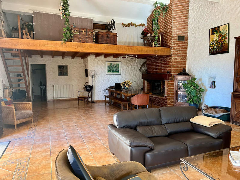 Maison - 219 m² - 8 pièces