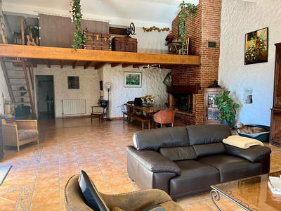 Maison - 219 m² - 8 pièces