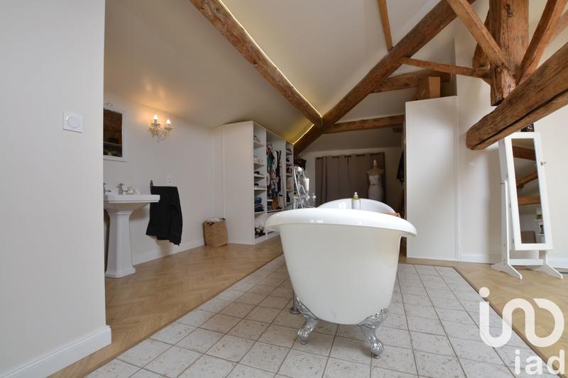 Maison - 240 m² - 7 pièces