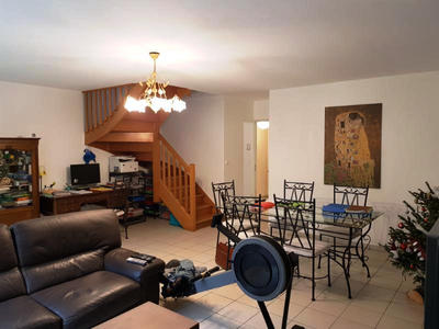 Maison - 96 m² - 5 pièces