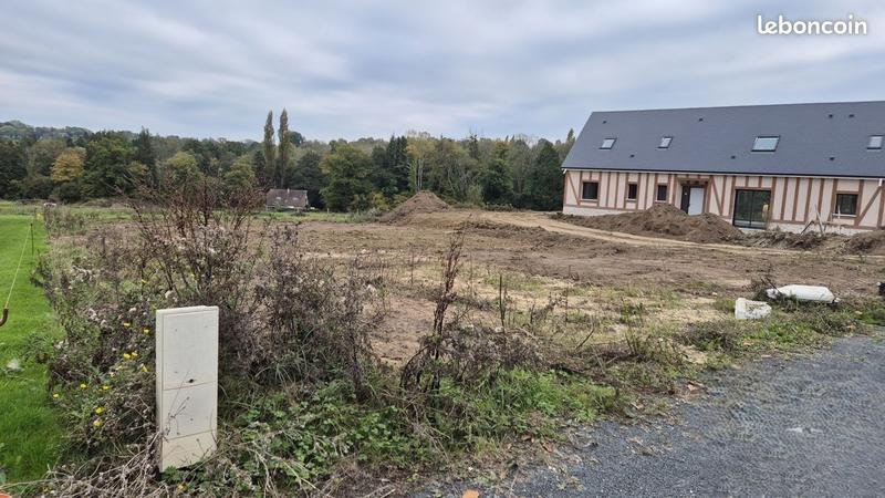 Terrain constructible - 1 100 m²