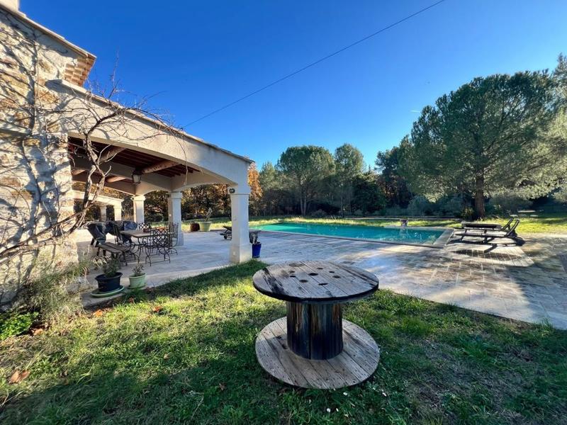 Villa - 269 m² - 8 pièces