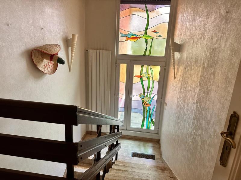 Maison - 240 m² - 6 pièces