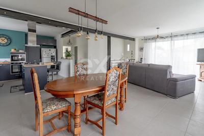 Maison - 161 m² - 7 pièces