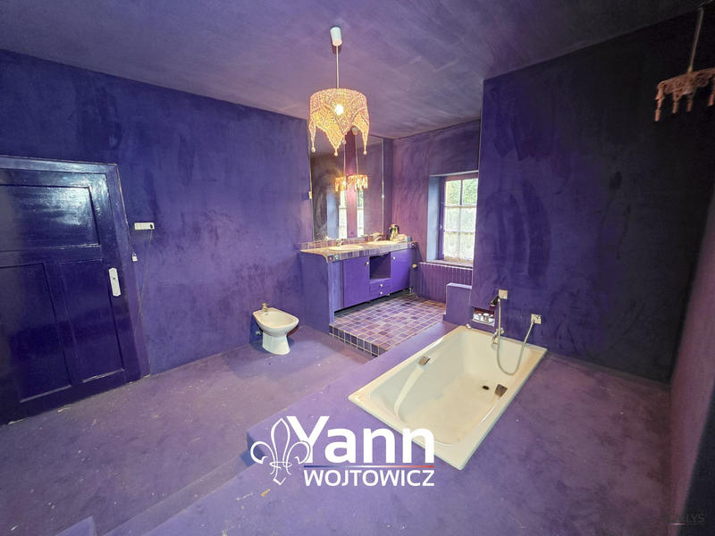 Maison - 270 m² - 7 pièces