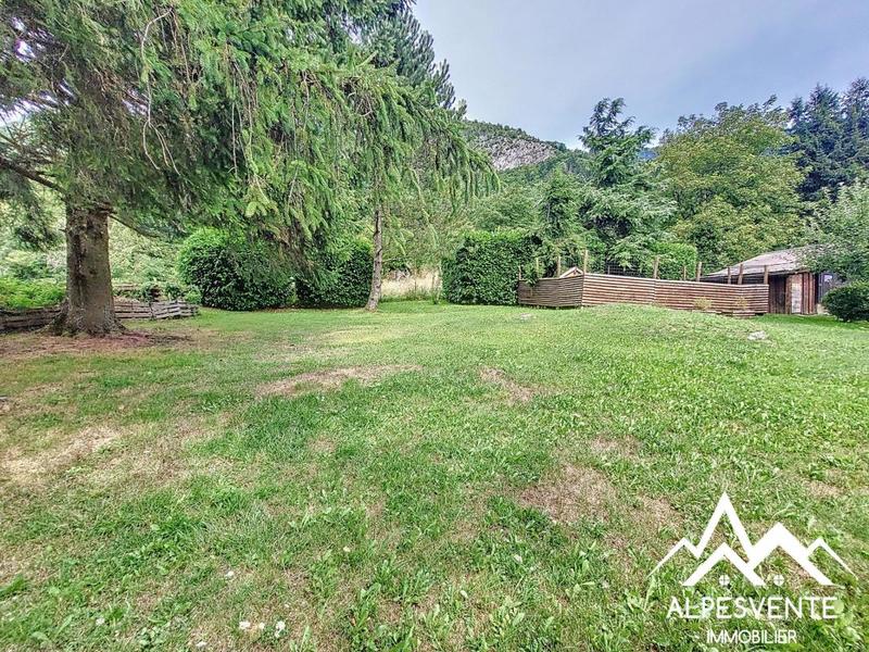 Maison - 249 m² - 9 pièces