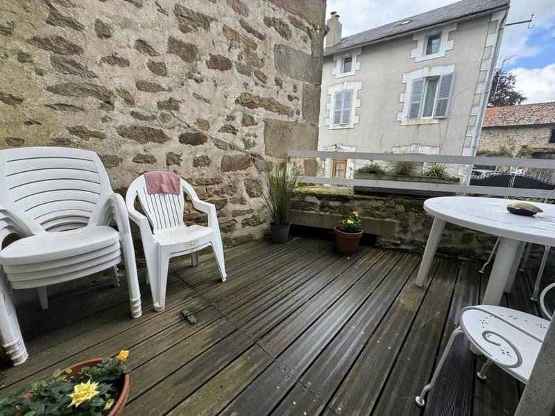 Maison - 200 m² - 8 pièces