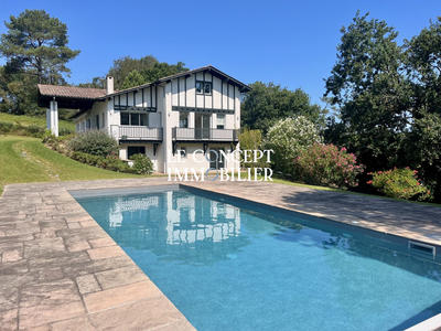 Villa - 330 m² - 7 pièces