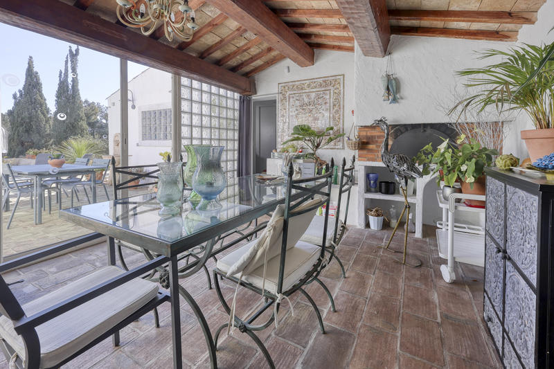 Propriété - 240 m² - 7 pièces