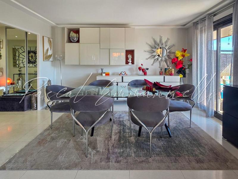 Appartement - 102 m² - 4 pièces