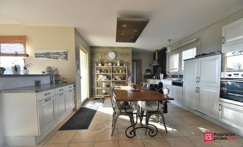 Maison - 217 m² - 8 pièces