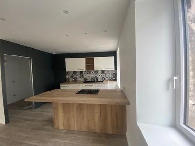 Appartement - 99 m² - 4 pièces