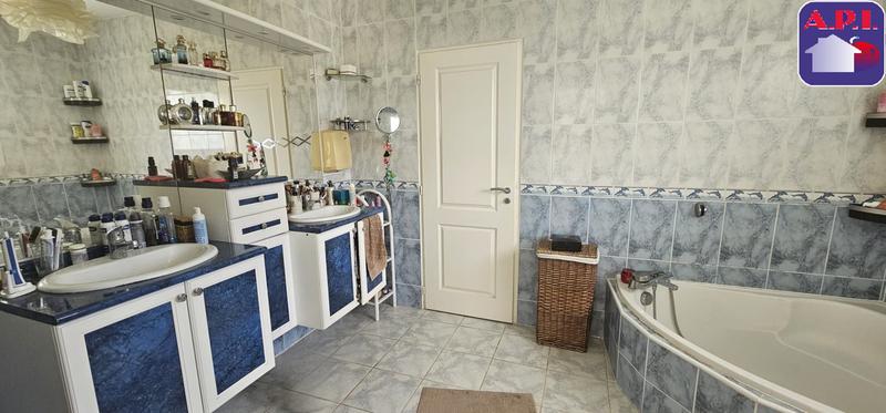 Maison - 180 m² - 4 pièces