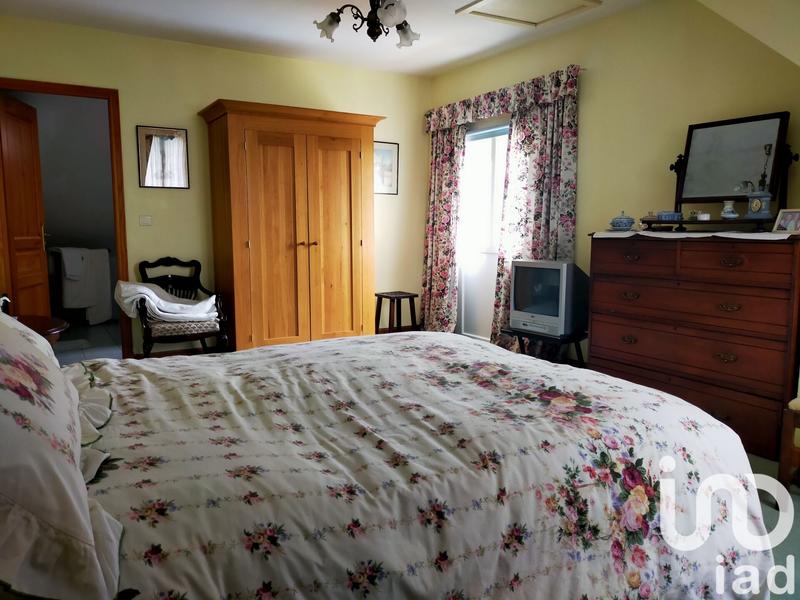 Maison - 250 m² - 8 pièces