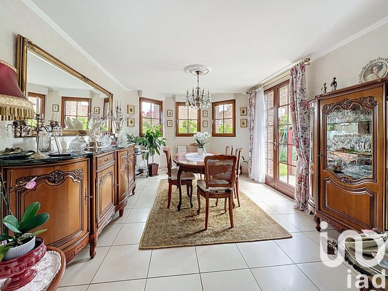 Maison - 121 m² - 7 pièces