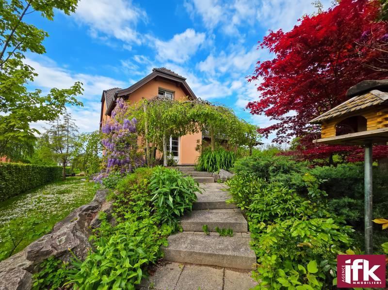 Propriété - 370 m² - 10 pièces