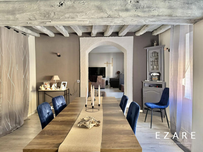 Maison - 231 m² - 8 pièces