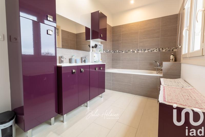 Maison - 196 m² - 8 pièces