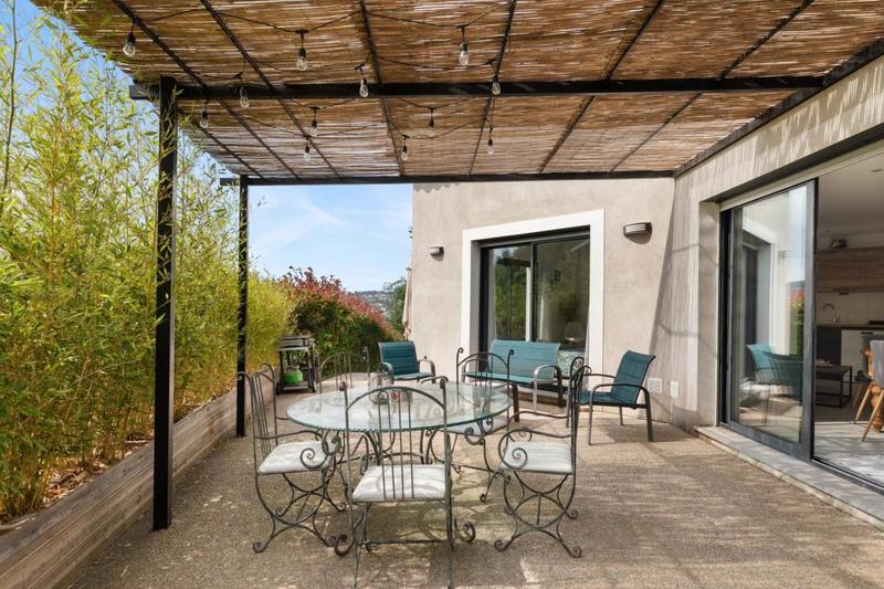 Villa - 222 m² - 9 pièces