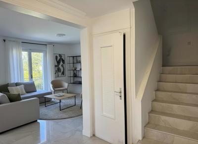 Maison traditionnelle - 145 m² - 6 pièces