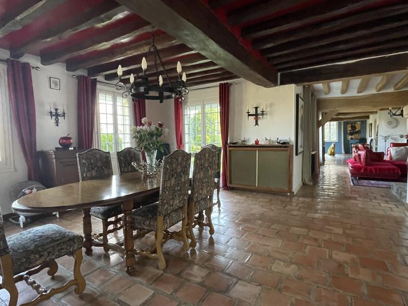 Maison - 225 m² - 8 pièces