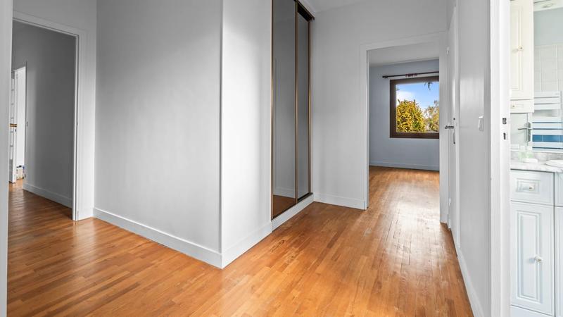 Appartement - 99 m² - 4 pièces