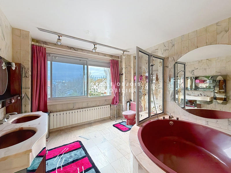 Maison ancienne - 220 m² - 7 pièces