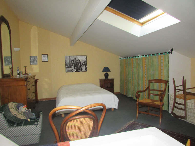 Maison - 230 m² - 7 pièces