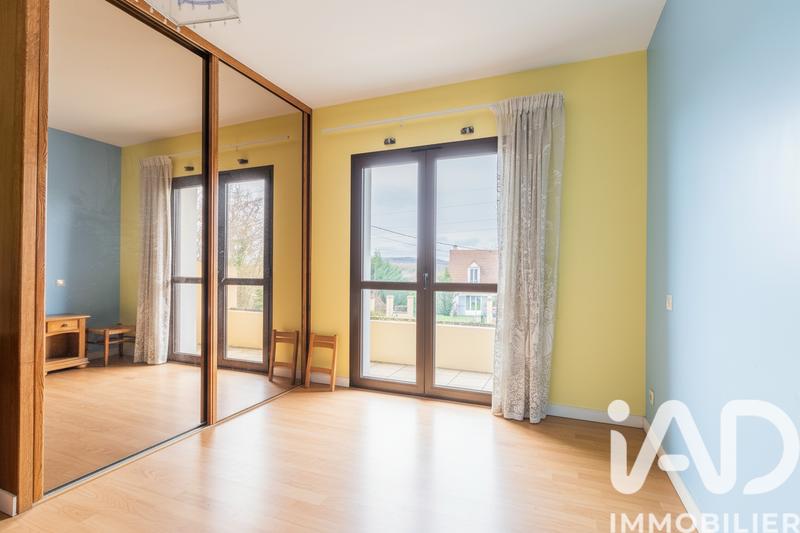 Maison - 247 m² - 10 pièces