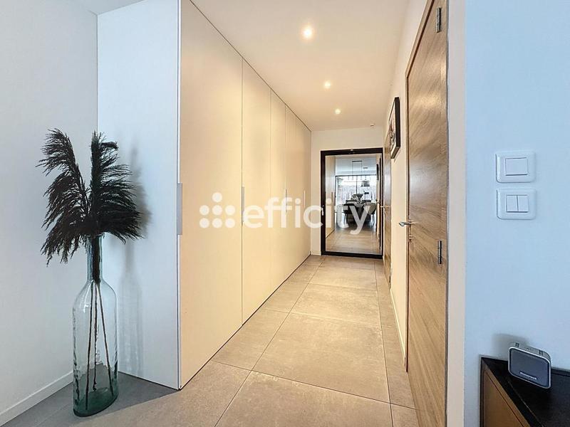 Appartement - 110 m² - 2 pièces