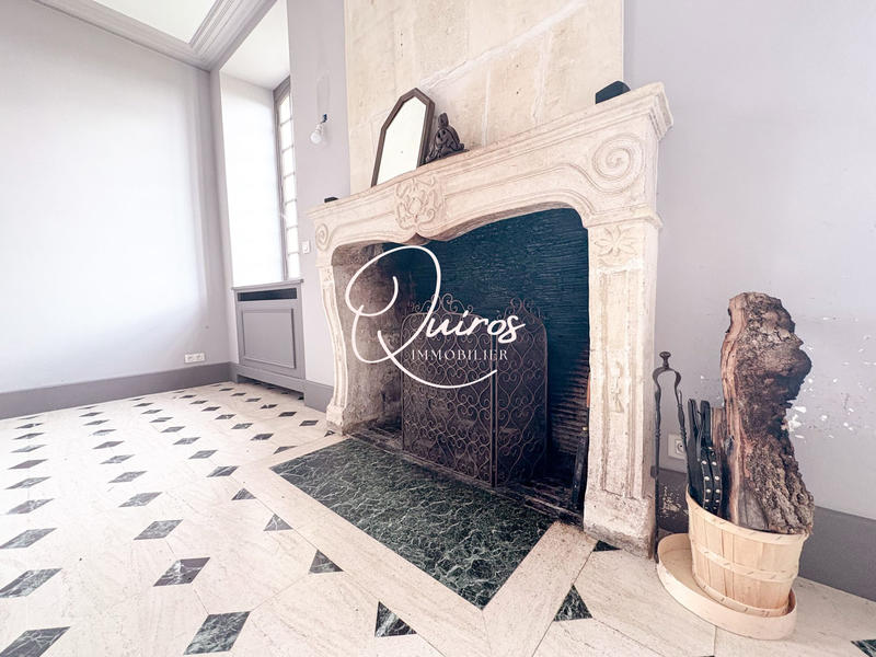 Maison - 287 m² - 10 pièces